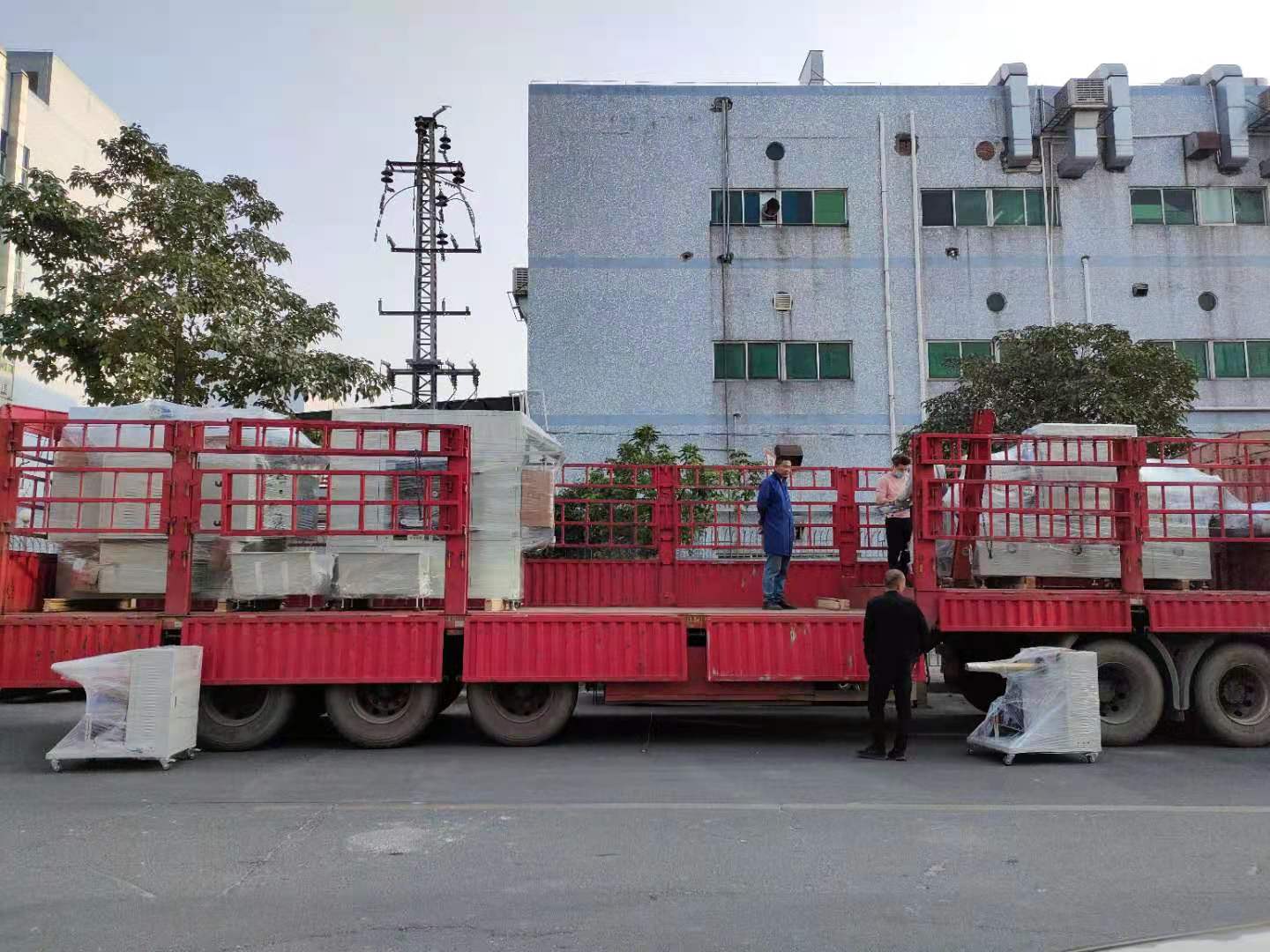 熱烈祝賀安徽上市企業與威利特合作成果定制兩臺卷對卷自動絲印機